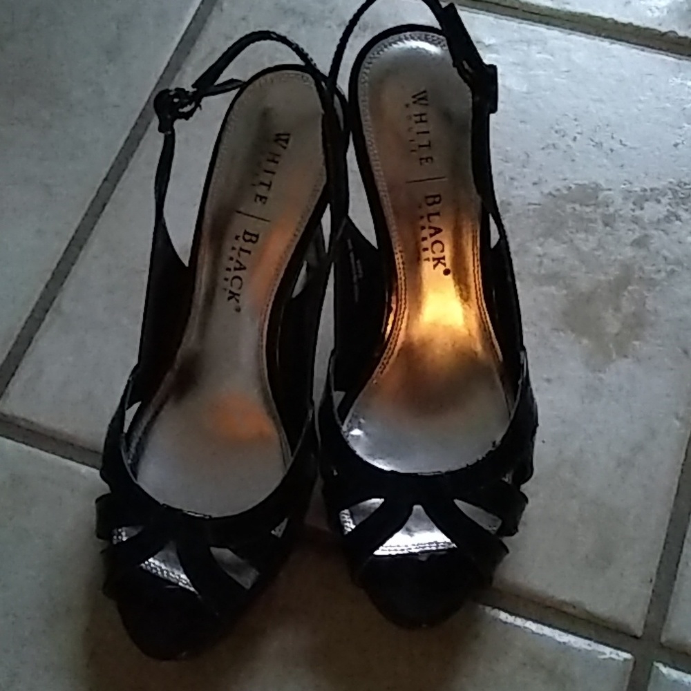 White House Blk Mkt Black Patent Leather Slingback